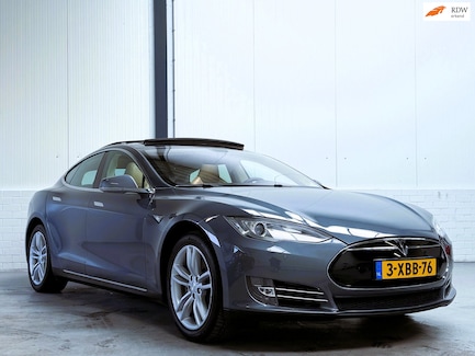 Tesla Model S 0