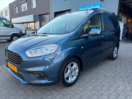 Ford Transit Courier 0
