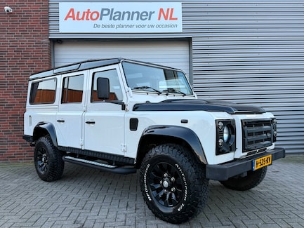Land Rover Defender 0