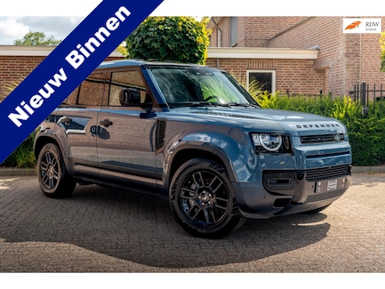 Land Rover Defender 0