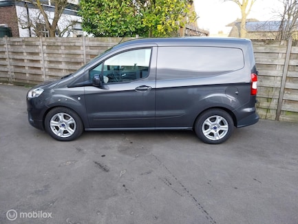 Ford Transit Courier 0
