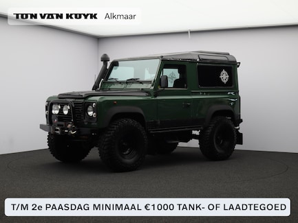 Land Rover Defender 0
