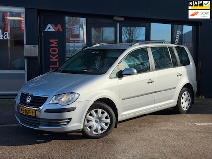 Volkswagen Touran 0