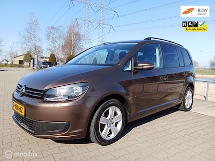 Volkswagen Touran 0