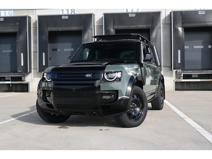 Land Rover Defender 0