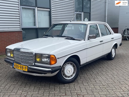 Mercedes-Benz 200-Serie 0