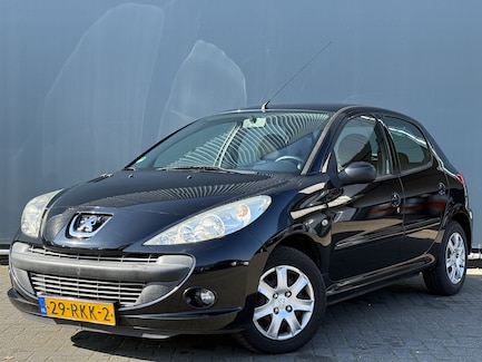 Peugeot 206+ 0