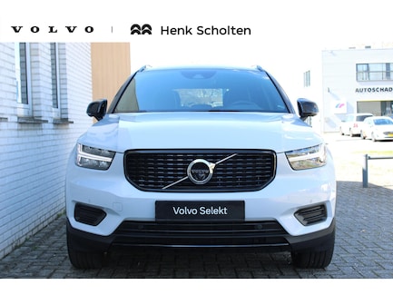 Volvo XC40 0