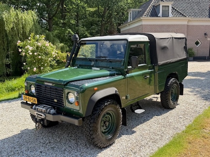 Land Rover Defender 0