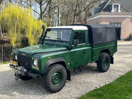 Land Rover Defender 0