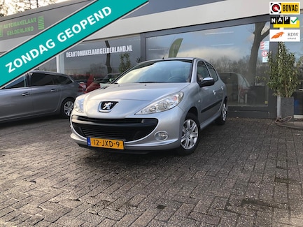 Peugeot 206+ 0