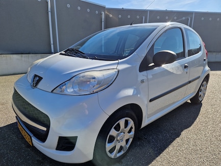 Peugeot 107 0