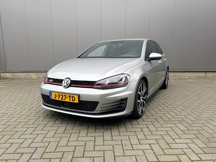 Volkswagen Golf 0