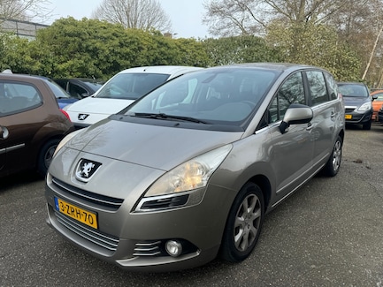 Peugeot 5008 0