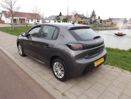 Peugeot 208 0