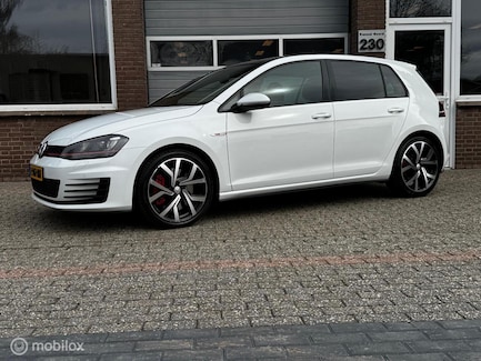 Volkswagen Golf 0