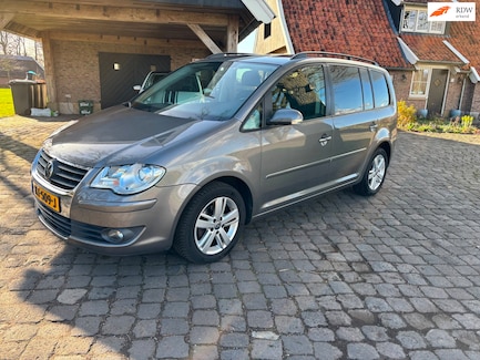 Volkswagen Touran 0