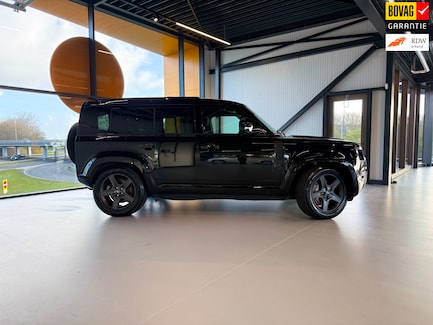 Land Rover Defender 0