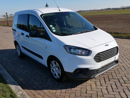 Ford Transit Courier 0