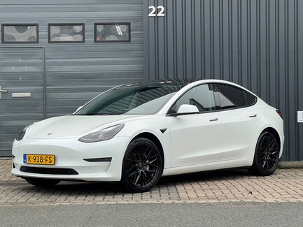 Tesla Model 3 0