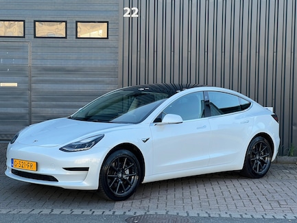 Tesla Model 3 0