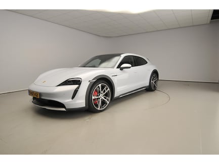 Porsche Taycan Cross Turismo 0