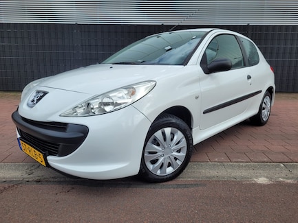 Peugeot 206+ 0