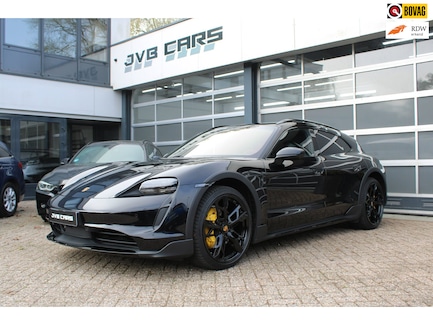 Porsche Taycan Cross Turismo 0