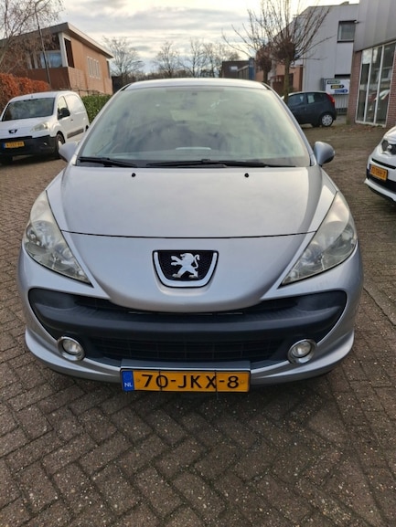Peugeot 207 0