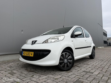 Peugeot 107 0