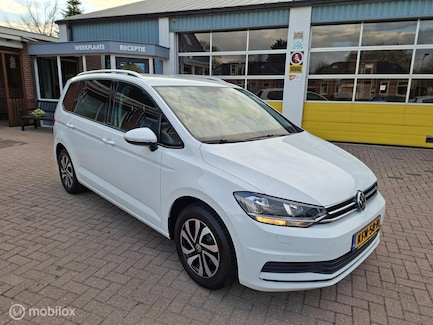 Volkswagen Touran 0