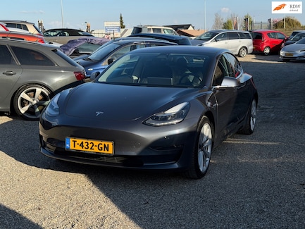 Tesla Model 3 0