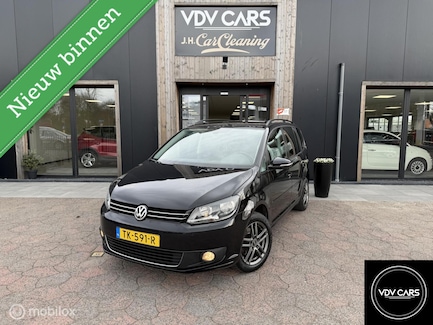 Volkswagen Touran 0