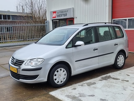 Volkswagen Touran 0