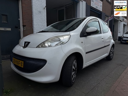 Peugeot 107 0