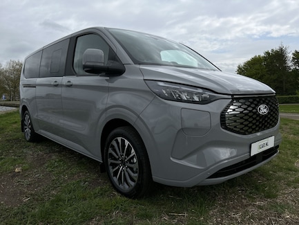 Ford Tourneo Custom 0