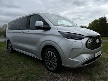 Ford Tourneo Custom 0