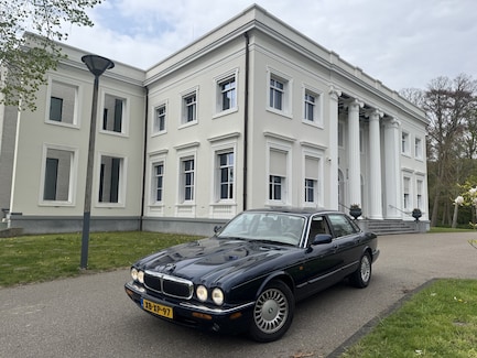 Jaguar XJ 0