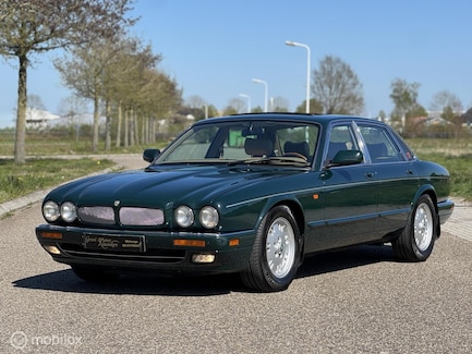 Jaguar XJ-6 0