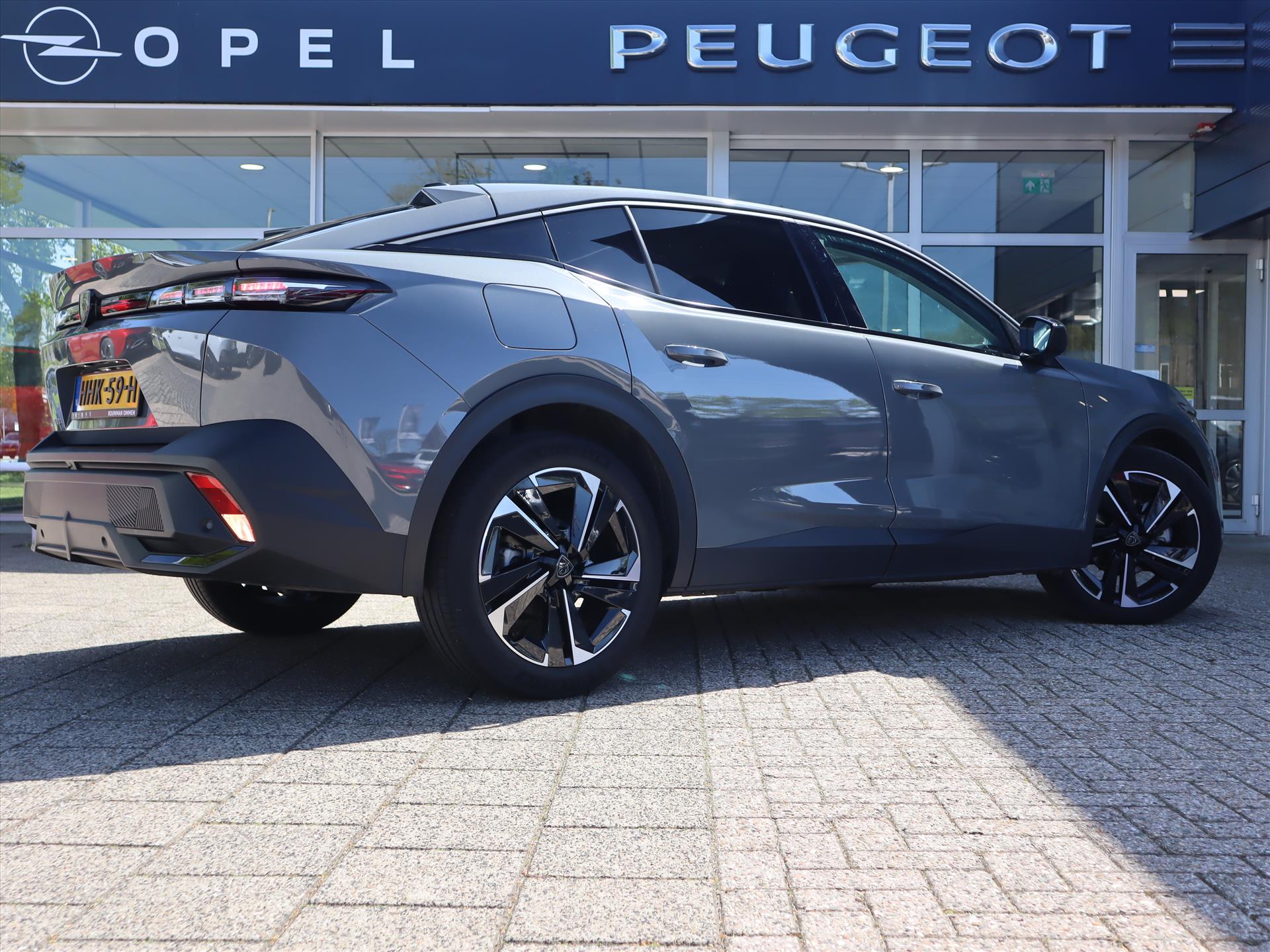Peugeot 408
