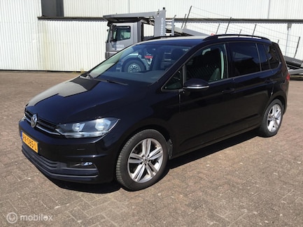 Volkswagen Touran 0