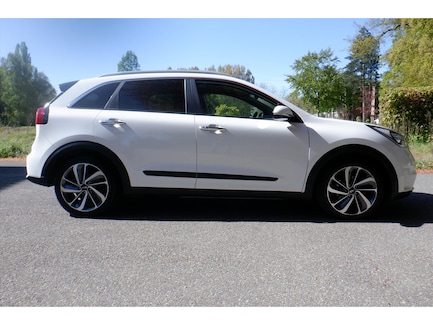 Kia Niro Hybrid 0
