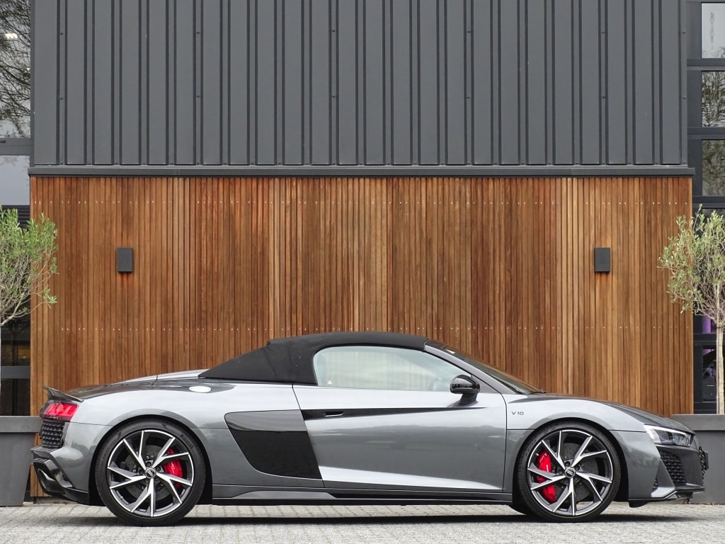 Audi R8