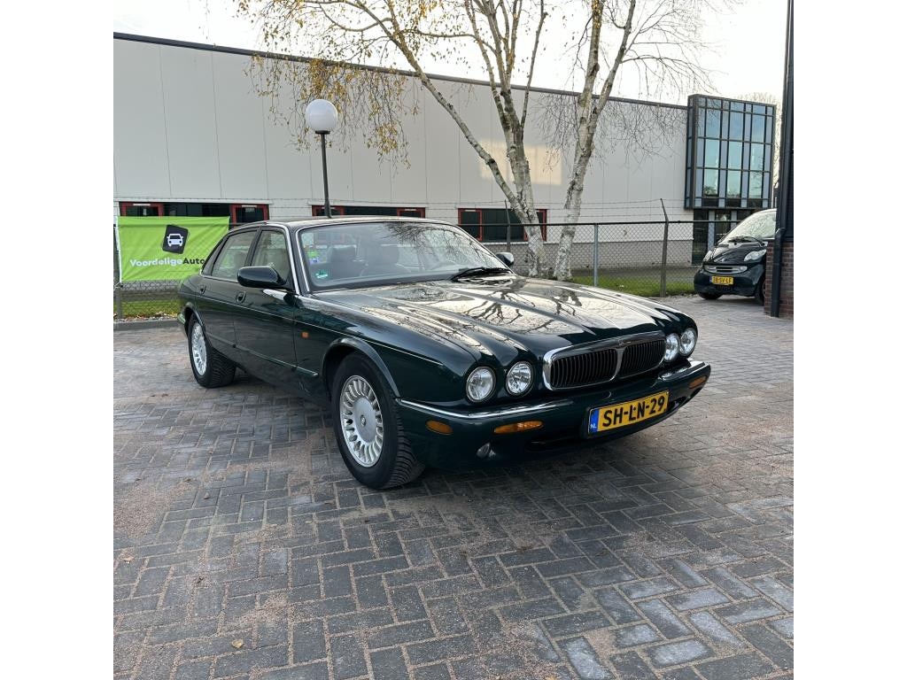 Jaguar Sovereign