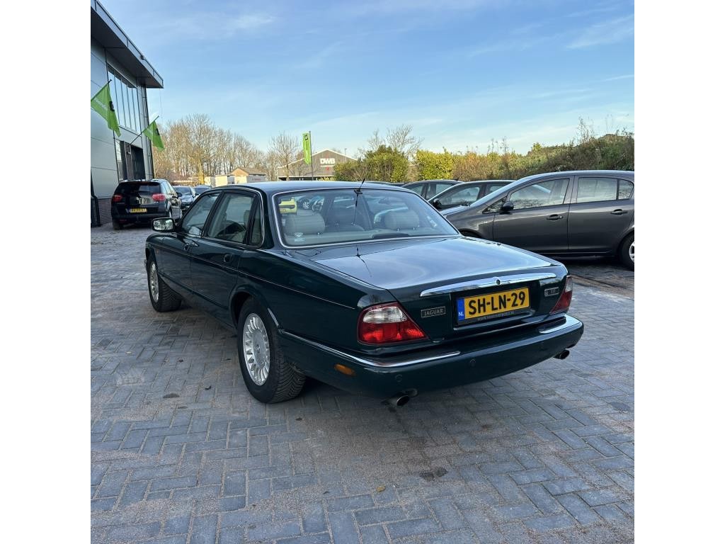 Jaguar Sovereign