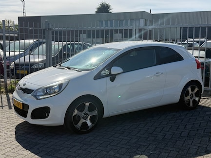 Kia Rio 0