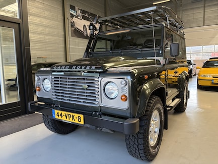 Land Rover Defender 0