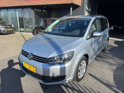 Volkswagen Touran 0