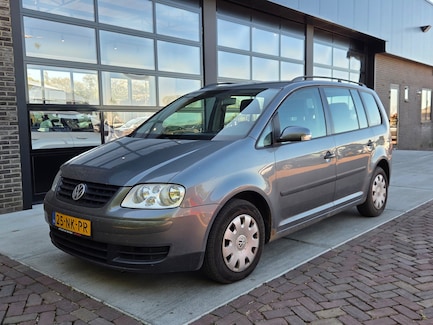 Volkswagen Touran 0