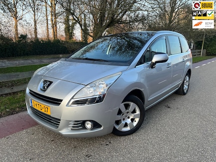 Peugeot 5008 0